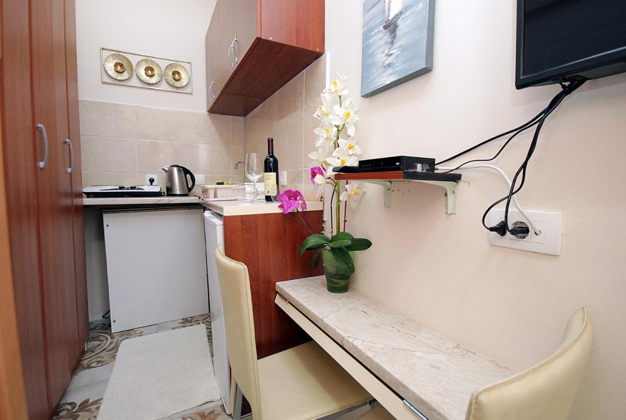 Studio Apartman Sveti Stefan Apartment Екстериор снимка