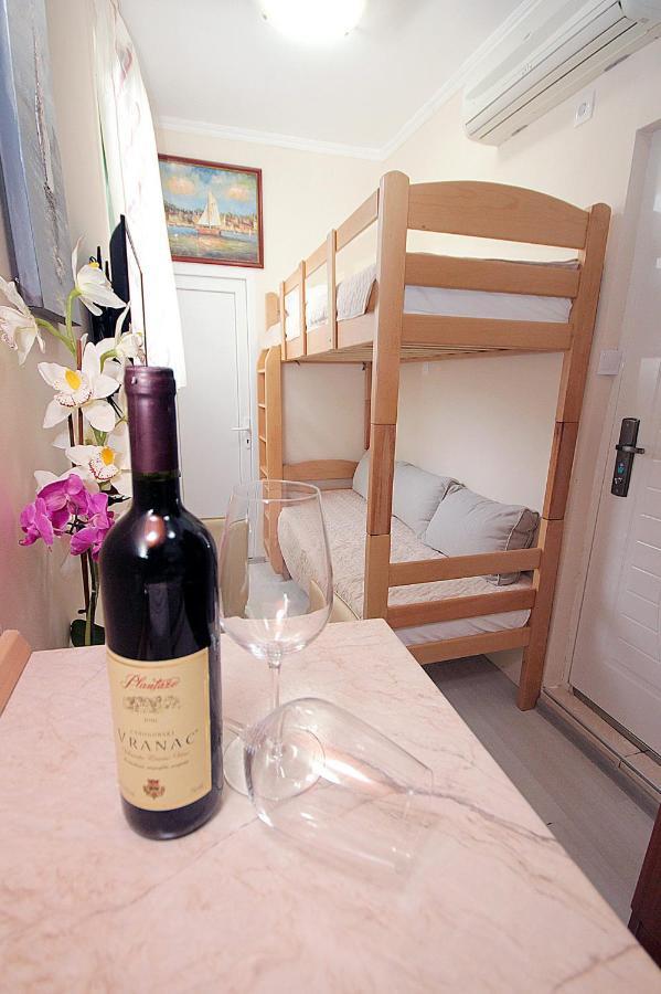 Studio Apartman Sveti Stefan Apartment Екстериор снимка