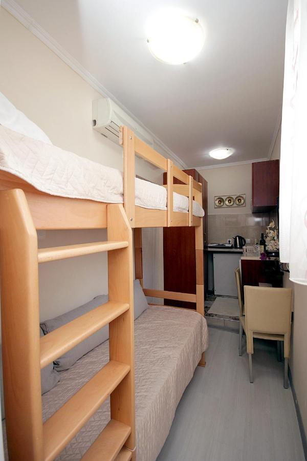 Studio Apartman Sveti Stefan Apartment Екстериор снимка