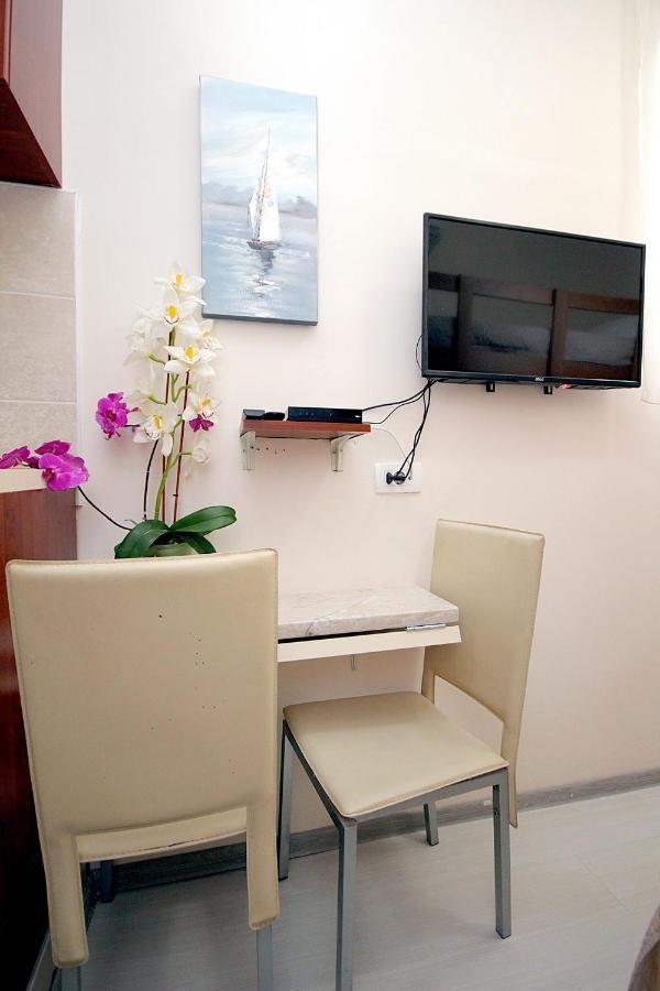 Studio Apartman Sveti Stefan Apartment Екстериор снимка